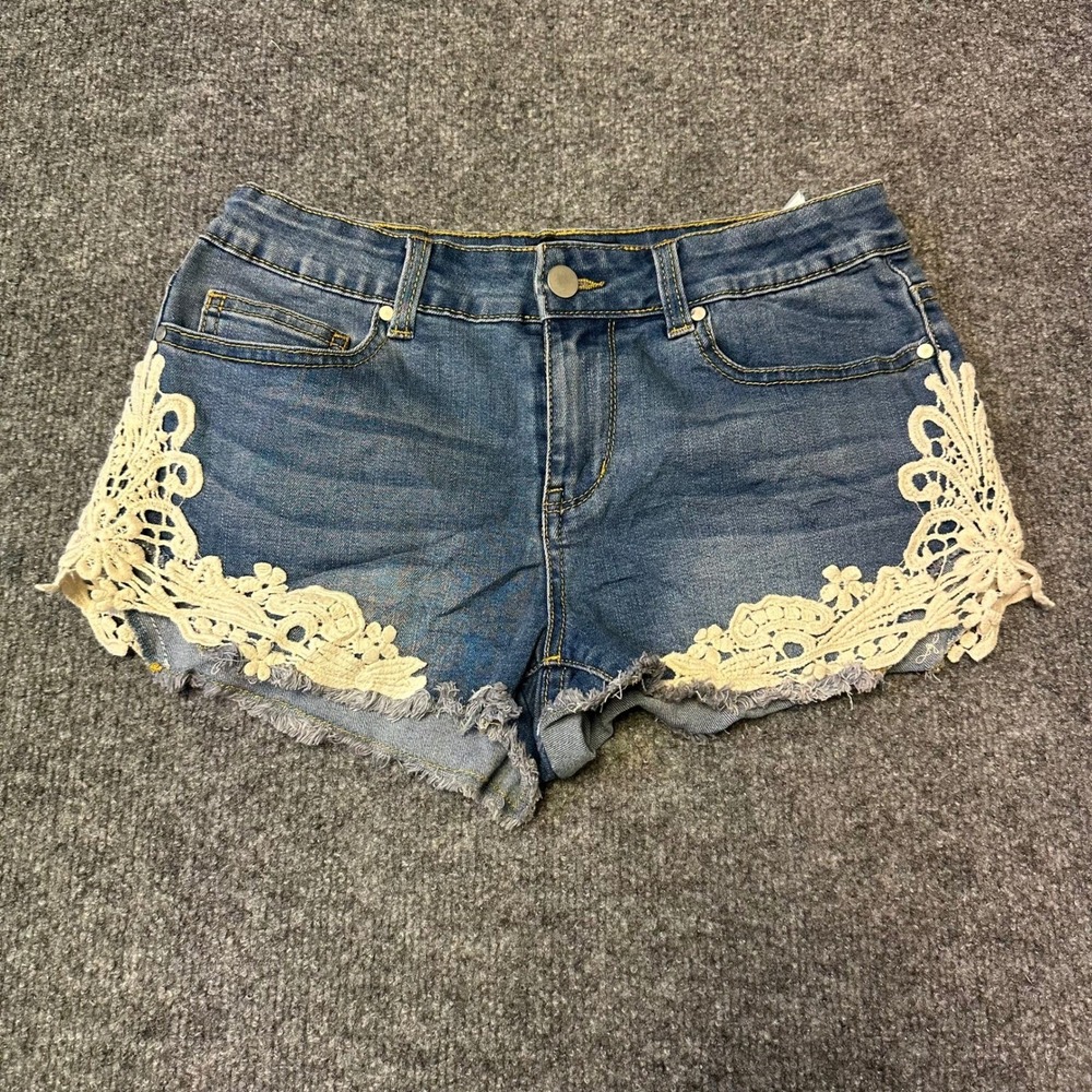 Even&Odd Denim Shorts Womens Size M Blue Viscose Crochet Lace Boho Raw Hem